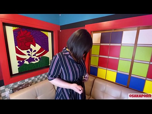❤️ جاپاني پياري وڏي سيني سان گڏ جنسي رانديڪن سان مشت زني ڪري ٿي ۽ هڪ orgasm آهي. هوءَ هڪ انٽرويو ۾ پنهنجي ڀوائتي تجربي بابت ڳالهائي ٿي. وڏيون چوڙيون ۽ وارن واري بلت زور سان روئي رهي آهي. اوساڪاپورن