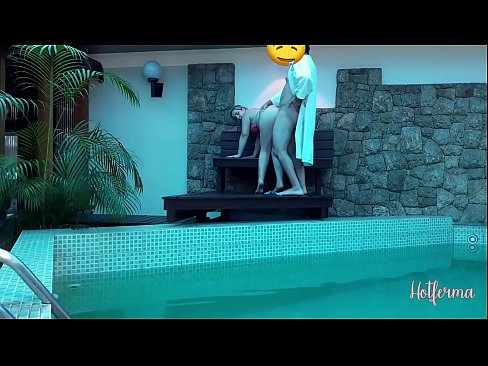 ❤️ باس نوڪر کي تلاء ۾ دعوت ڏئي ٿو، پر گرم مزاحمت نه ڪري سگهيو